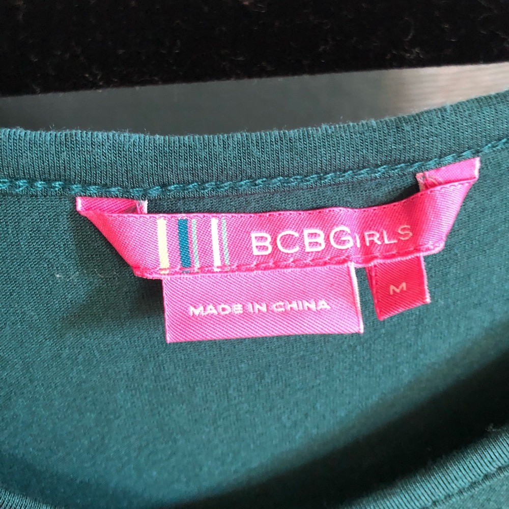 Green top - Picture 2 of 2